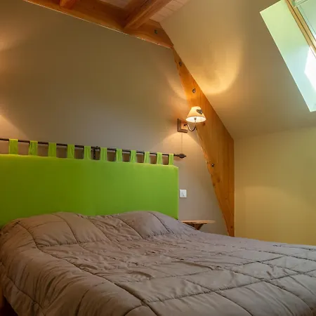 Les Violettes D'aubrac 8/11 Personnes à Rieutort Hébergement de vacances Marchastel (Lozere)